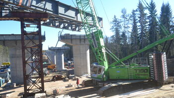 SENNEBOGEN 7700 Raupenkran Raupe Raupenunterwagen Brückenbau