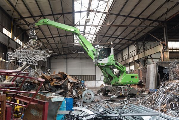 SENNEBOGEN material handler 821 E scrap handling waste management orange peel grab