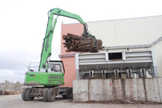 Holzumschlag bei dem Unterehmen Modern Lumber Technologies LLC