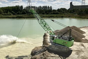 40 t duty cycle crawler crane SENNEBOGEN 640 with dragline, extraction of sand and gravel, France