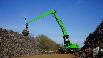 SENNEBOGEN 865 E-Hafenumschlag-Umschlagleistung verdoppelt