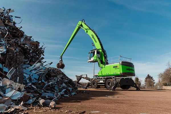 SENNEBOGEN 865 E-Hafenumschlag-Umschlagleistung verdoppelt