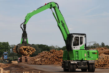 Holzumschlagbagger für Sägewerk SENNEBOGEN 723 E Pick and Carry