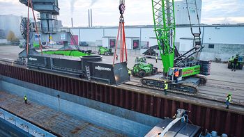 Verladung SENNEBOGEN 895 Konstanza Hafen Straubing