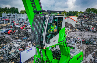 SENNEBOGEN material handler 830 Mobile with 17 m equipment, feeding the baler, loading the truck, scrap handling, UK