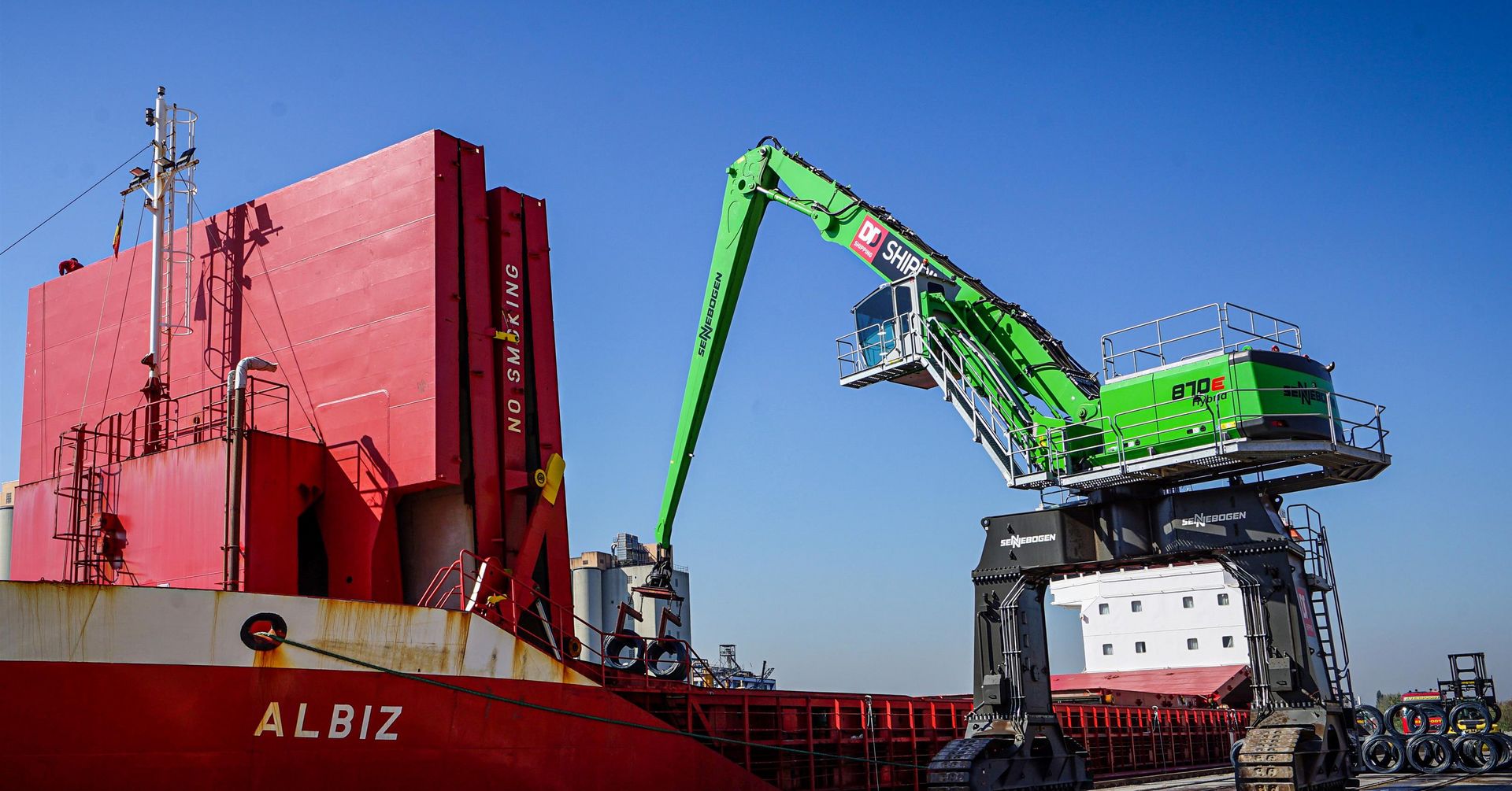 Material Handler for ports | SENNEBOGEN 870 E