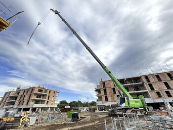 SENNEBOGEN_683_E_telescopic_crane_radio-controlled_shell_construction