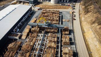 SENNEBOGEN 835, electric material handler with gantry, log handling, timber mill, saw mill