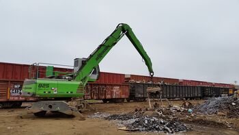 SENNEBOGEN 825 M Mobil Mobilunterwagen Schrottumschlag Umschlagmaschine Umschlagbagger