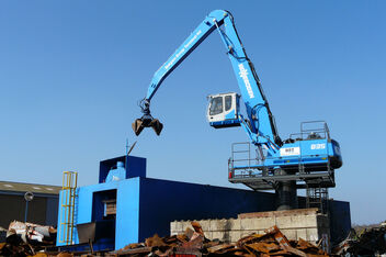 Umschlagbagger für Schrott, Holz und Hafen SENNEBOGEN 835 Stationär Elektro Schrottumschlag Shredderbeschickung