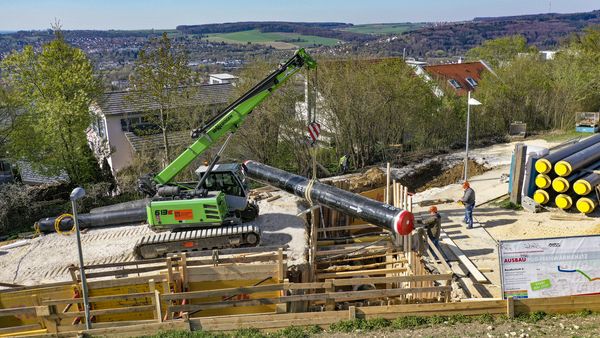 16 t Telekran im Rohrleitungsbau, Ausbau des Fernwärmenetzes, SENNEBOGEN 613 16 t Telekran im Rohrleitungsbau, Ausbau des Fernwärmenetzes, SENNEBOGEN 613