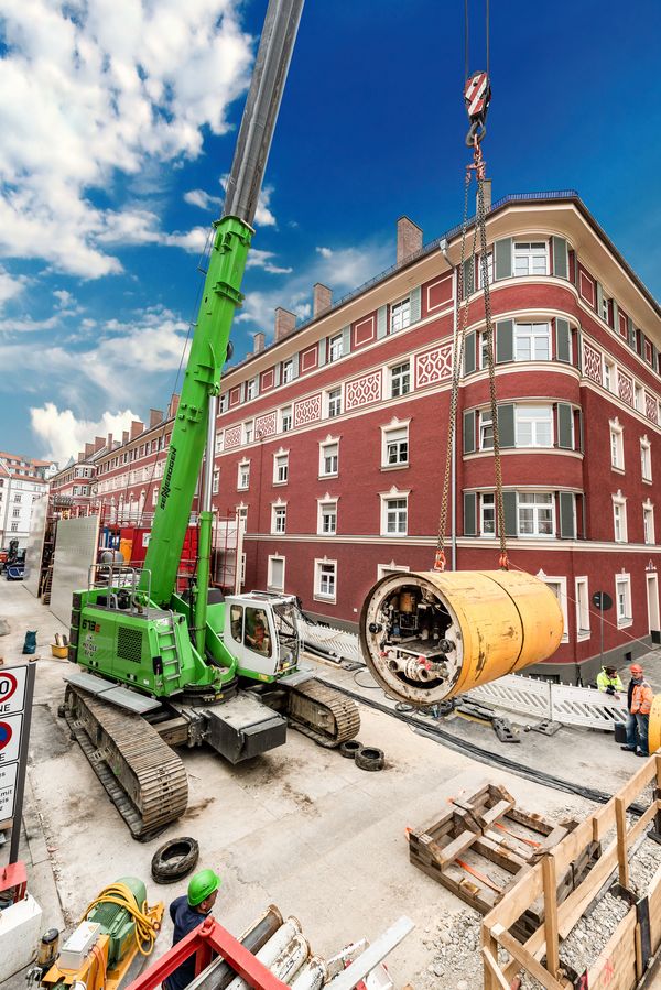  SENNEBOGEN 673 E crawler telescopic crane for supporting underground pipe jacking work