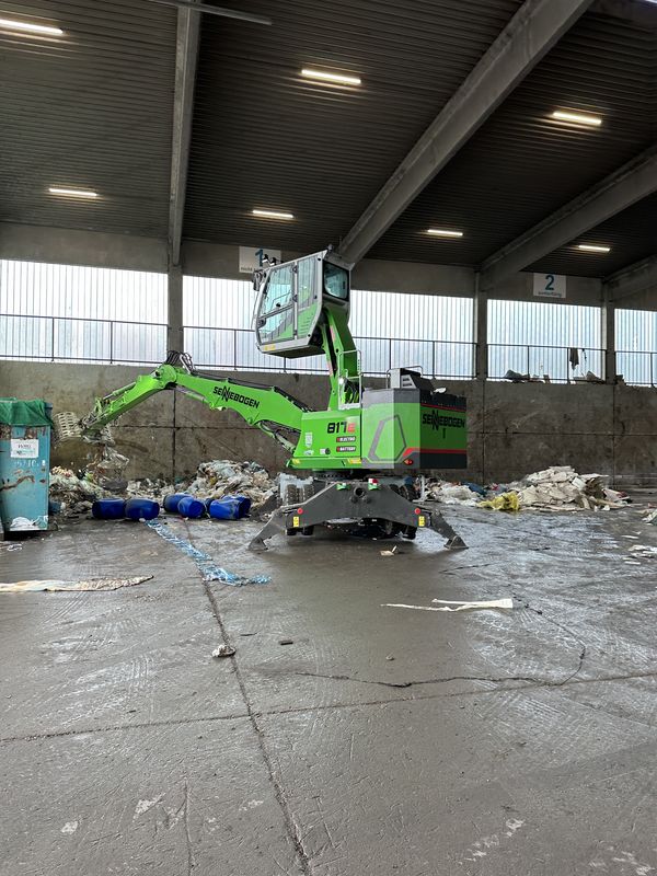 SENNEBOGEN 817 E Recyclingbagger mit dualem Power Management System SENNEBOGEN 817 E Recyclingbagger mit dualem Power Management System