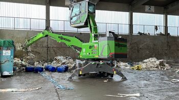 SENNEBOGEN 817 E recycling excavator with dual power management system