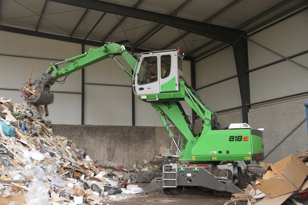 SENNEBOGEN 818 Mobil Mobilunterwagen Mobilumschlagmaschine Mobilumschlagbagger Umschlagmaschine Umschlagbagger Recycling